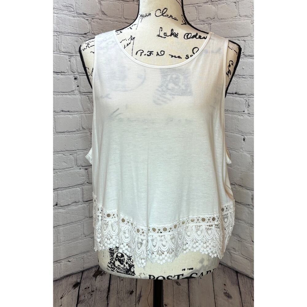 Forever 21+ Women’s White Lace Trim Tank Top (Size 2X)